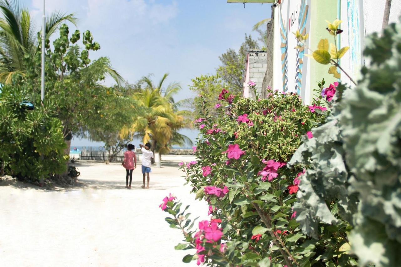 Beach Walk Villa Maldives Gulhi Exterior foto