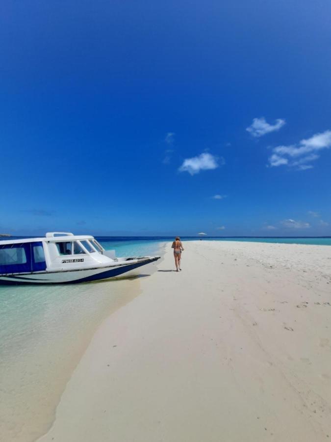 Beach Walk Villa Maldives Gulhi Exterior foto