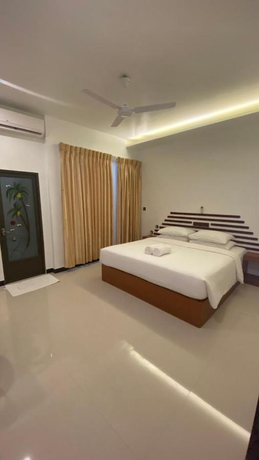 Beach Walk Villa Maldives Gulhi Zimmer foto